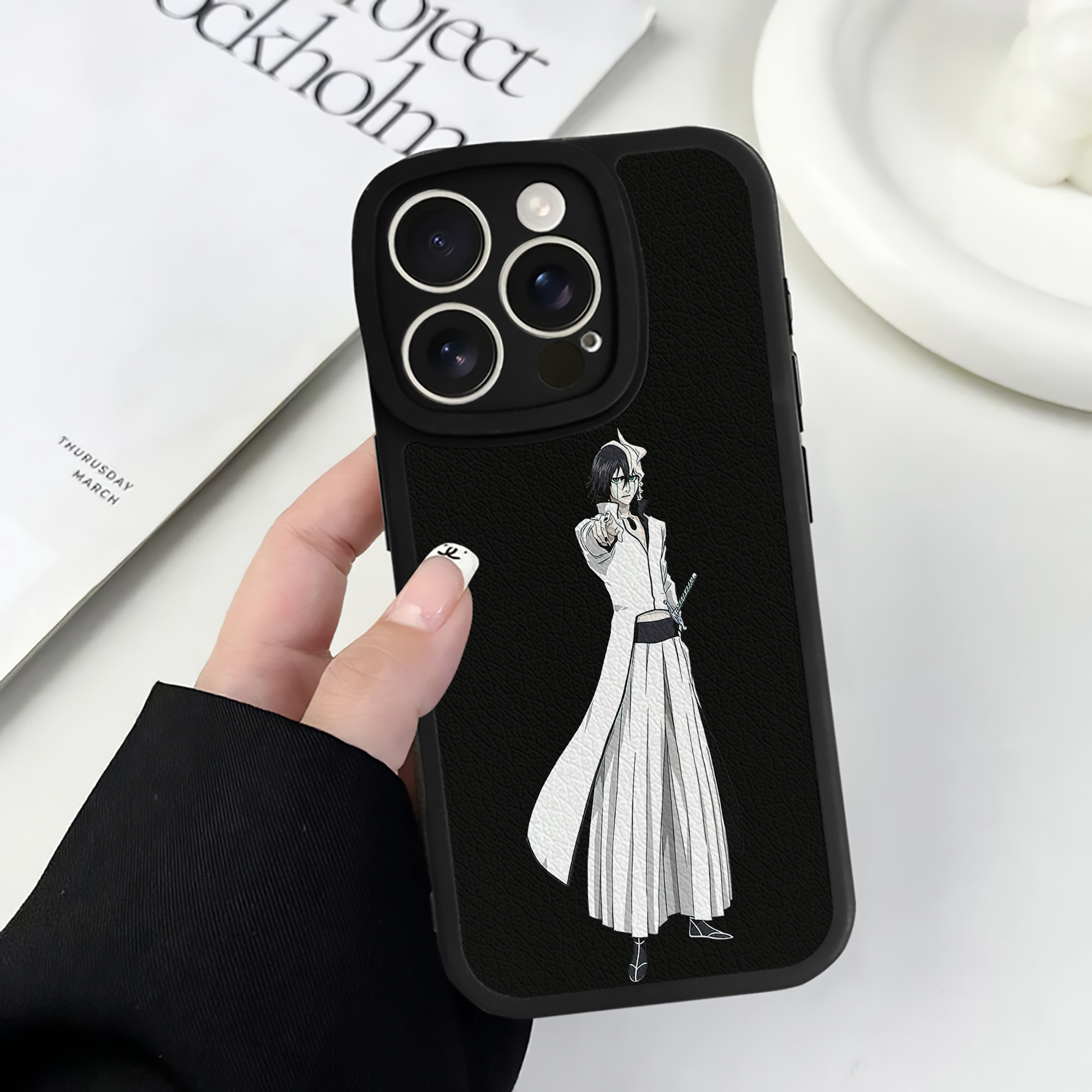 （画像用） ブリーチ ウルキオラ·シファー BLEACH Ulquiorra cifer 【iPhone 16シリーズ対応】シリコンスマホケース（レザー調） 材質：シリコン